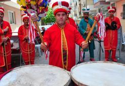 Down sendromlu Ümit, mehteran takımını yönetiyor