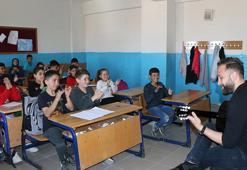 Müzik öğretmeni, atandığı köy okulundaki öğrencilerin hayatını değiştirdi