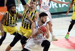 Anadolu Efes, evinde kazanarak final serisini uzattı