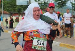 Kastamonu'da İstiklal Yolu Şerife Bacı Yarı Maratonu; kadınlar temsili top mermisi taşıdı