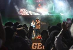 Geleneksel Tıp Festivali’nde Eypio konser verdi