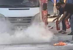 Sultangazi'de yer altı kabloları alev aldı, minibüs yanmaktan son anda kurtarıldı