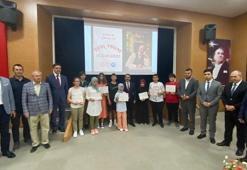 Mehmet Akif Ersoy temalı şiir yarışmasında dereceye girenlere ödülleri verildi