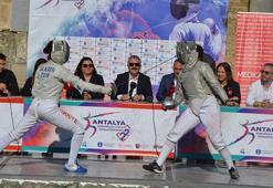 Tarihi tiyatroda eskrim gösterisi