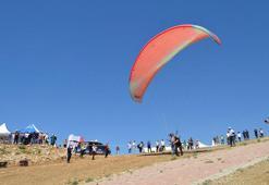 Adıyaman'da yamaç paraşütü festivali düzenlendi