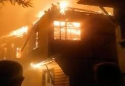 Bursa'da 3 ev alev alev yandı