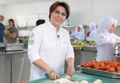 Sağlam sebze ve meyve atıklarıyla aşevi kuruldu, konserveler üretildi