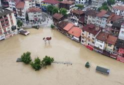 Bartın Irmağı yükseldi; 135 ev ve iş yerini su bastı