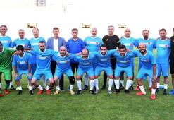 Veteran futbolculardan anlamlı maç