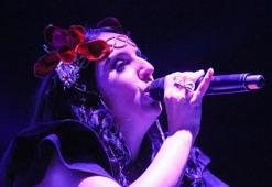 Ukraynalı şarkıcı Jamala, savaş mağduru çocuklar için söyledi