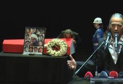 Babasına onun repliğiyle veda etti