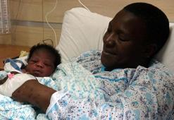 Lastik botta doğum yapan Kamerunlu kadın o anları anlattı