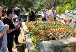 Sevenleri Cüneyt Arkın'ın mezarını boş bırakmıyor