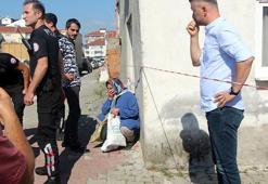 Mutfaktaki yangında kıyafetleri tutuşunca canından oldu