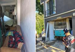 Freni boşalan minibüs eve girdi: 10 yaralı