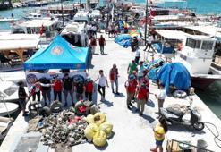 Bodrum'da deniz dibi ve 11 koydan 7,5 ton çöp çıktı