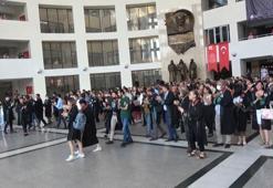 Avukatlar öldürülen meslektaşları için Bakırköy Adalet Sarayı önünde toplandı