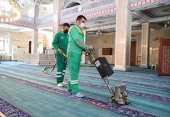 Camilerde bayram temizliği yapıldı