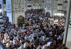 Bayram namazında vatandaşlar Ulu Camii'ne akın etti