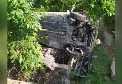 Otomobil şarampole devrildi; 6 aylık bebek öldü, 6 kişi yaralandı
