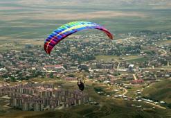 Şehit çocuğunun yamaç paraşütü ile uçma hayali gerçek oldu