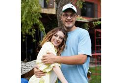 Melis Sezen, kardeşi Polat Sezen ile kamera karşısına geçti