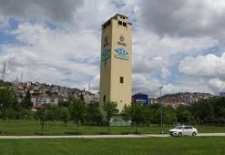 Müzeye çevrilen fabrika kulesine elektrik çekip, demirlerini çalmaya kalkıştılar