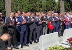 15 Temmuz şehitleri Edirnekapı'daki kabirleri başında anıldı