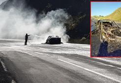 Ağrı’da seyir halindeyken yanan otomobil nedeniyle yol trafiğe kapandı
