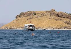 Van'daki festivalde 200 sporcu 5 kilometre kulaç atıp, Kuzu Adası'na ulaştı