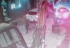 Beyoğlu'nda kapkaççıyı pet şişeyle durdurmaya çalıştı