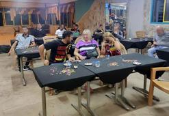 İzmir'de 2 kahveye kumar baskını; 82 kişiye 149 bin lira ceza