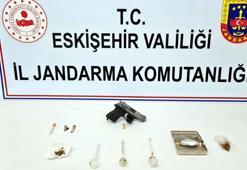 Ormandaki araçta 'Tetik' ile aramada uyuşturucu bulundu