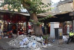 Tarihi Kemeraltı Çarşısı'nda yıkılan şadırvan için soruşturma başlatıldı