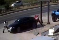 Trafikteki tartışma husumete dönüştü; otomobiline 2 kez taşlı ve sopalı saldırı oldu