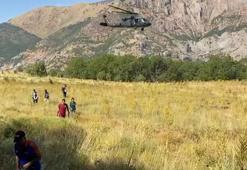 Orman yangınına giden işçiler ve AFAD personeli Sikorsky ile taşındı