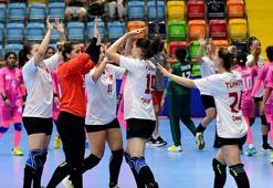 İslami Dayanışma Oyunları'na kadın hentbolcular galibiyetle başladı