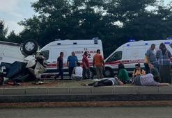 Fındık işçilerini taşıyan minibüsle hafif ticari araç çarpıştı: 2'si ağır 20 yaralı