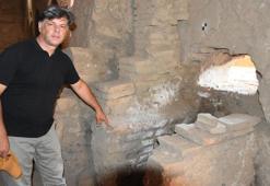 Metropolis Antik Kenti'ndeki hamamın 'kazan dairesi' gün yüzüne çıkarıldı