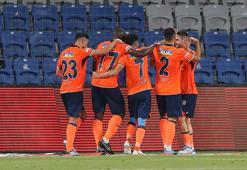 Başakşehir, UEFA Konferans Ligi’nde play-off turuna yükseldi