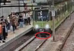 Metronun önüne atladı, vatman son anda durdu; o anlar kamerada