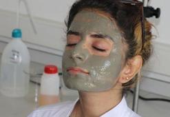 Iğdır'da Tuz Dağı'ndaki kilden cilt maskesi üretildi