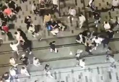 İstiklal Caddesi'nde tekme tokat kavga ettiler