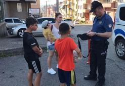 Top oynarken buldukları para dolu çantayı sahibine ulaştırdılar