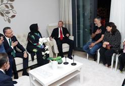 Cumhurbaşkanı Erdoğan, kentsel dönüşüm projesinde hak sahibi ailenin evine misafir oldu