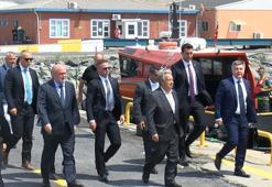 BM Genel Sekreteri Guterres tahıl gemisindeki incelemelere katıldı