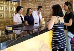 Van'da Farsça bilen elemana rağbet