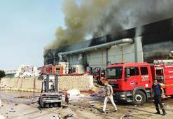 Uşak'ta iplik fabrikasında yangın