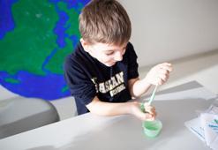 “İki dilli yetişen çocukların çok yönlü düşünme ve analiz etme yeteneği gelişiyor”