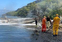 Marmaris'te sürat teknesi alev alev yandı